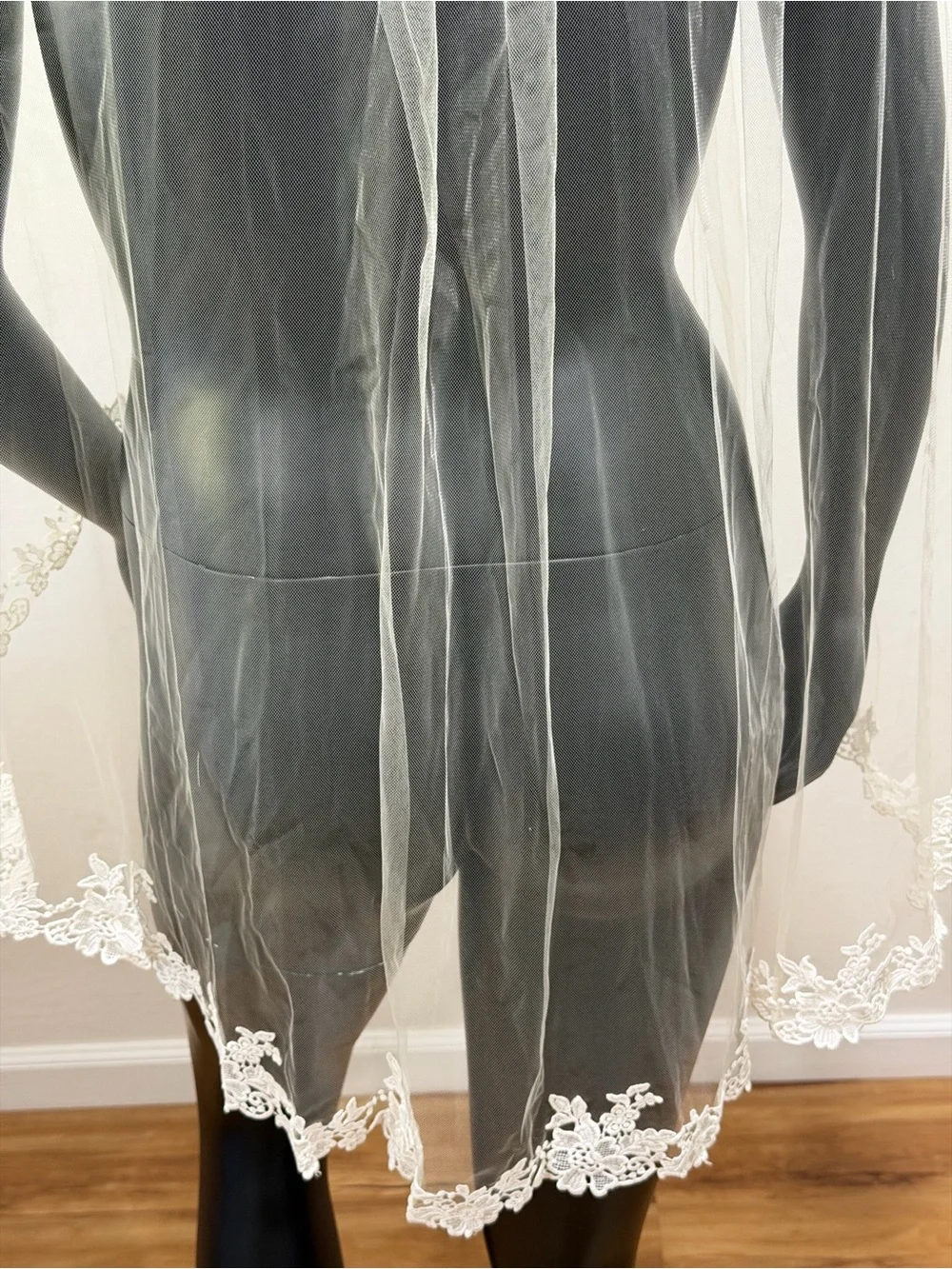 Ivory Bridal Wedding Veil Floral Lace Embroidery Metal Comb